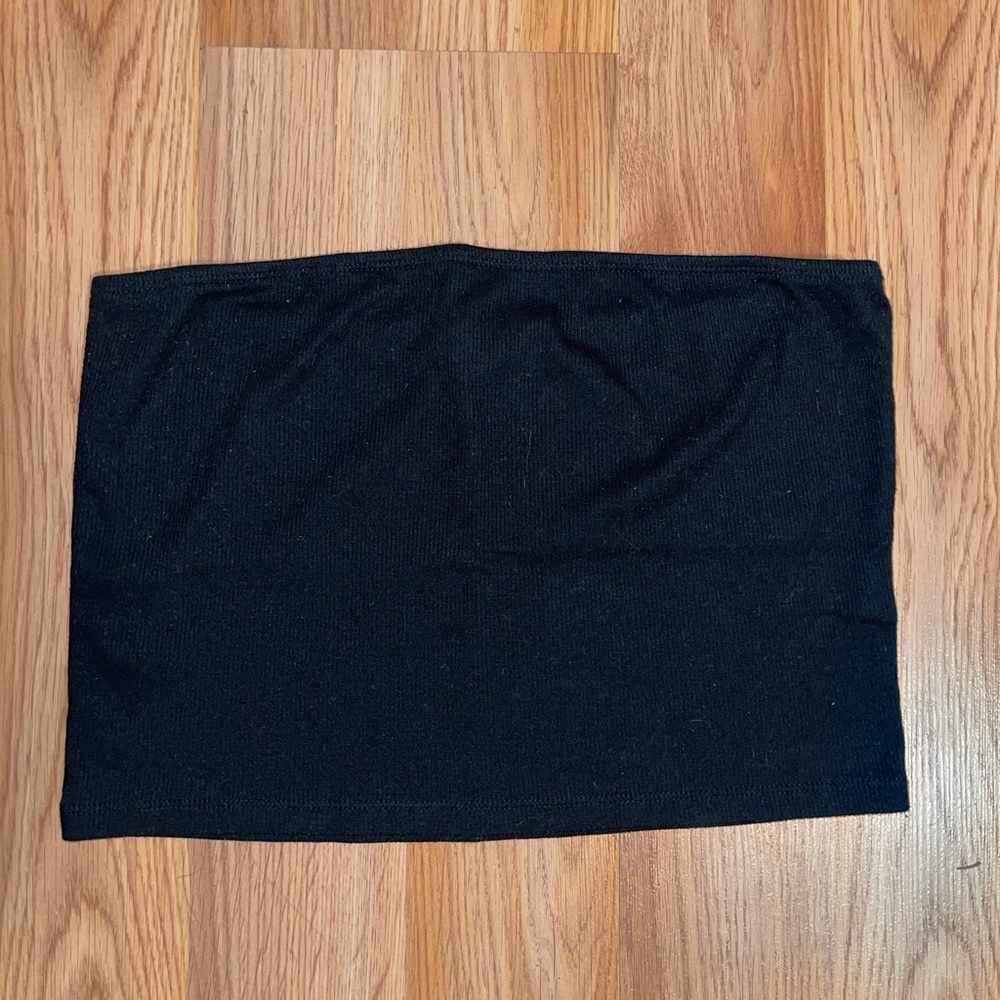 Black strapless crop top